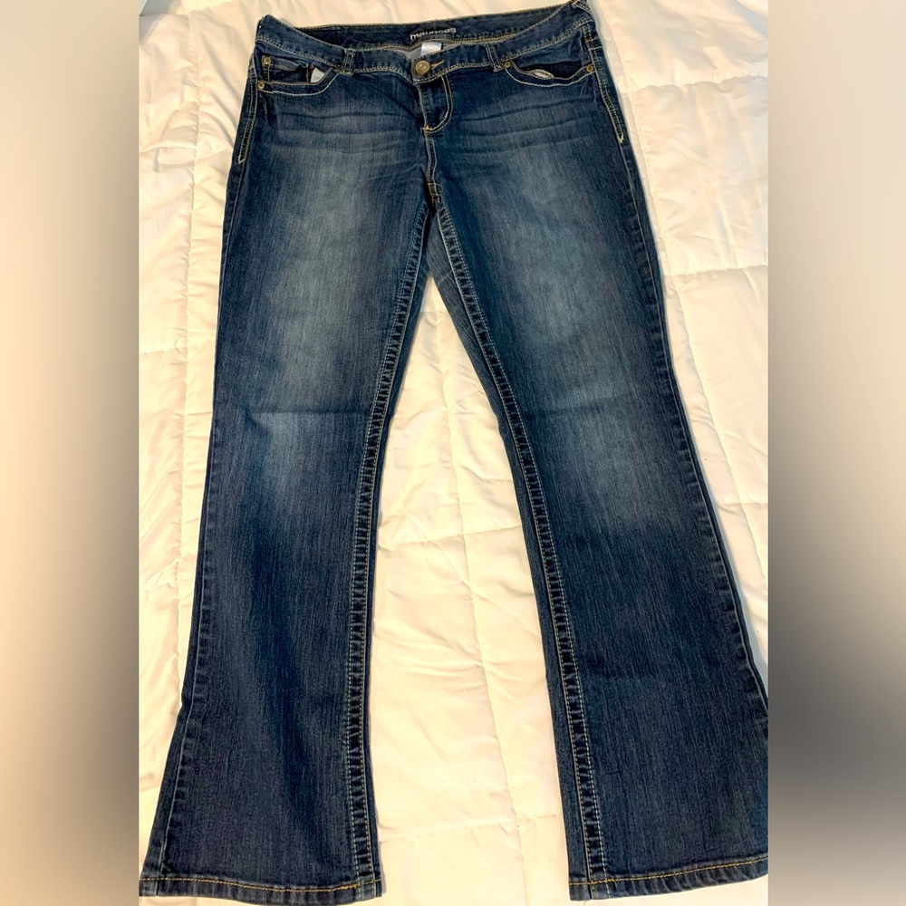 Maurice’s bootcut jean size 13/14 short
